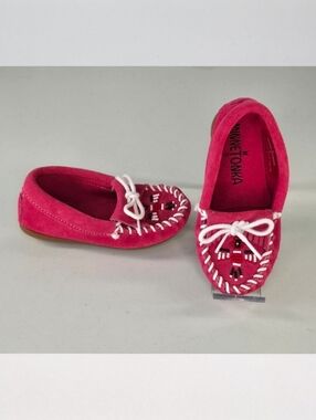 Minnetonka Toddler Girls Suede Moccasins Thunderbird Beaded Size 8 Like New